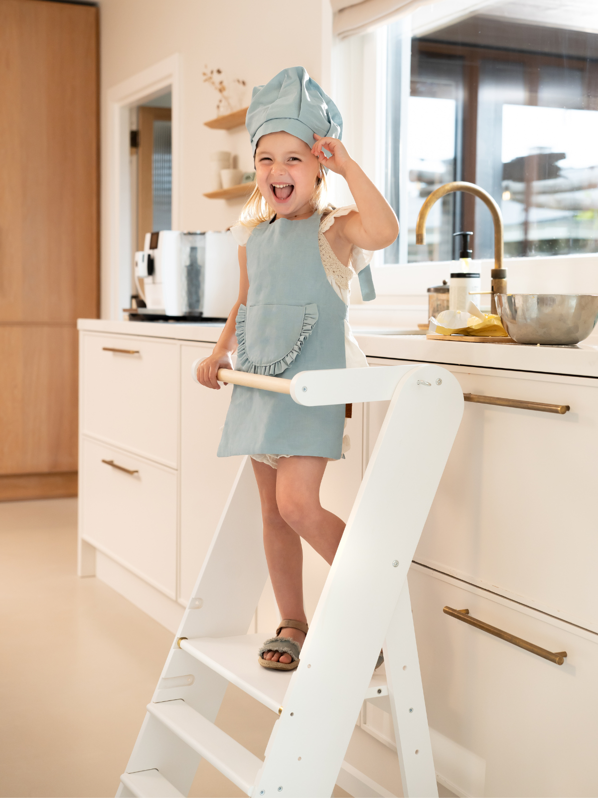 Toadly Maese Montessori Adjustable Learning Tower for Kids - FSC Birch Plywood